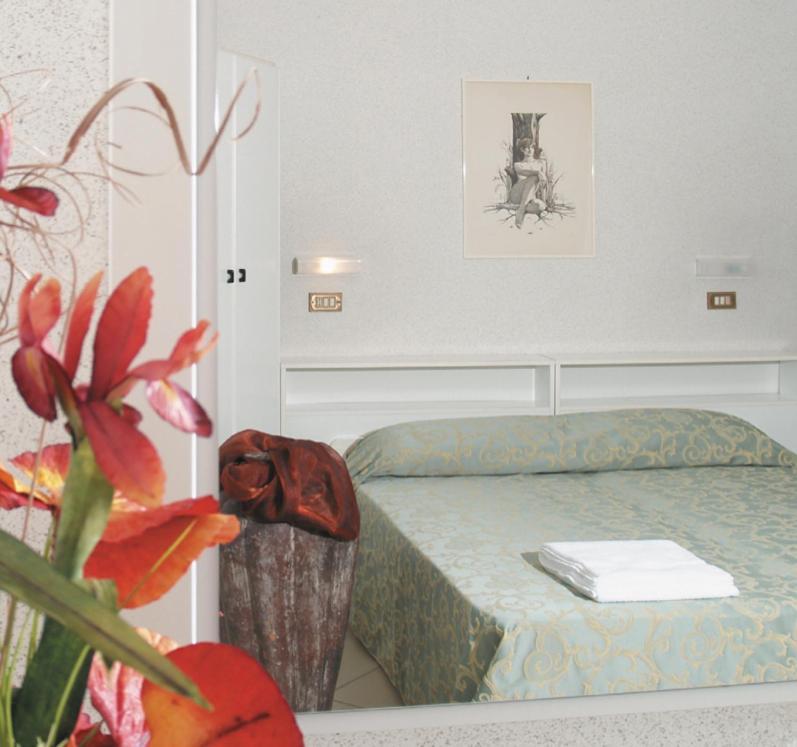 Hotel Liverpool Cervia Habitación foto